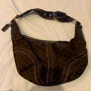 Original Coach shoulder bag in brown.